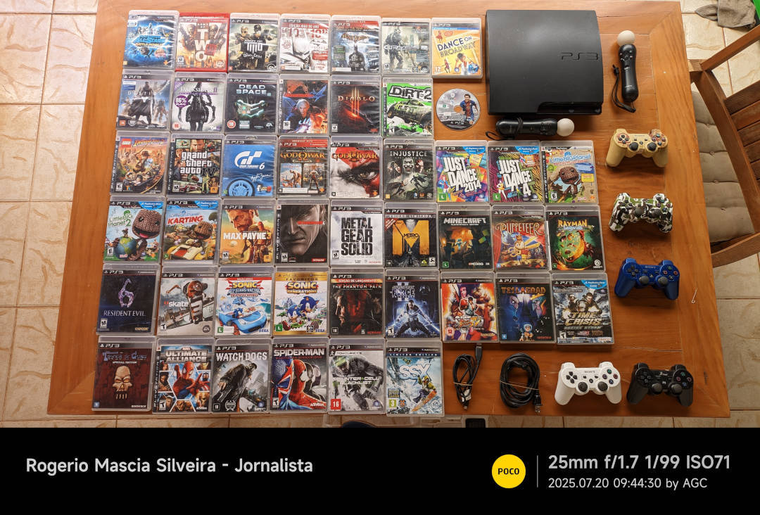 Conjunto de console PlayStation 3 (PS3) + jogos + joysticks <br />Produção: Jornalista Rogério Mascia Silveira - 23Jul2025